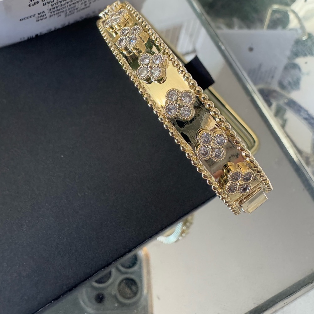 Perlee Four Leaf Clover Bangle Bracelet gold Finish - Picture 7 of 8